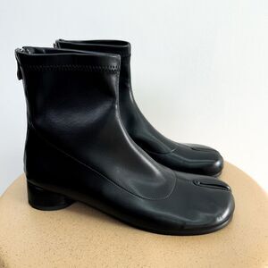 Cuctos Women’s Black Stretch Vegan Leather Tabi Ninja Split Toe Low Chunky Heele